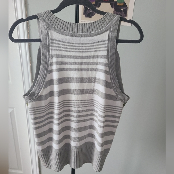 Patchwork checkered v-neck sweater vest - Picture 2 of 3